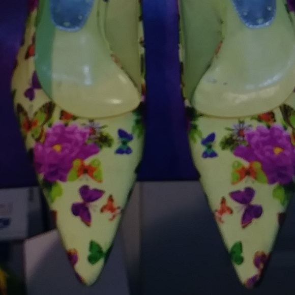 Heel - Picture 1 of 1